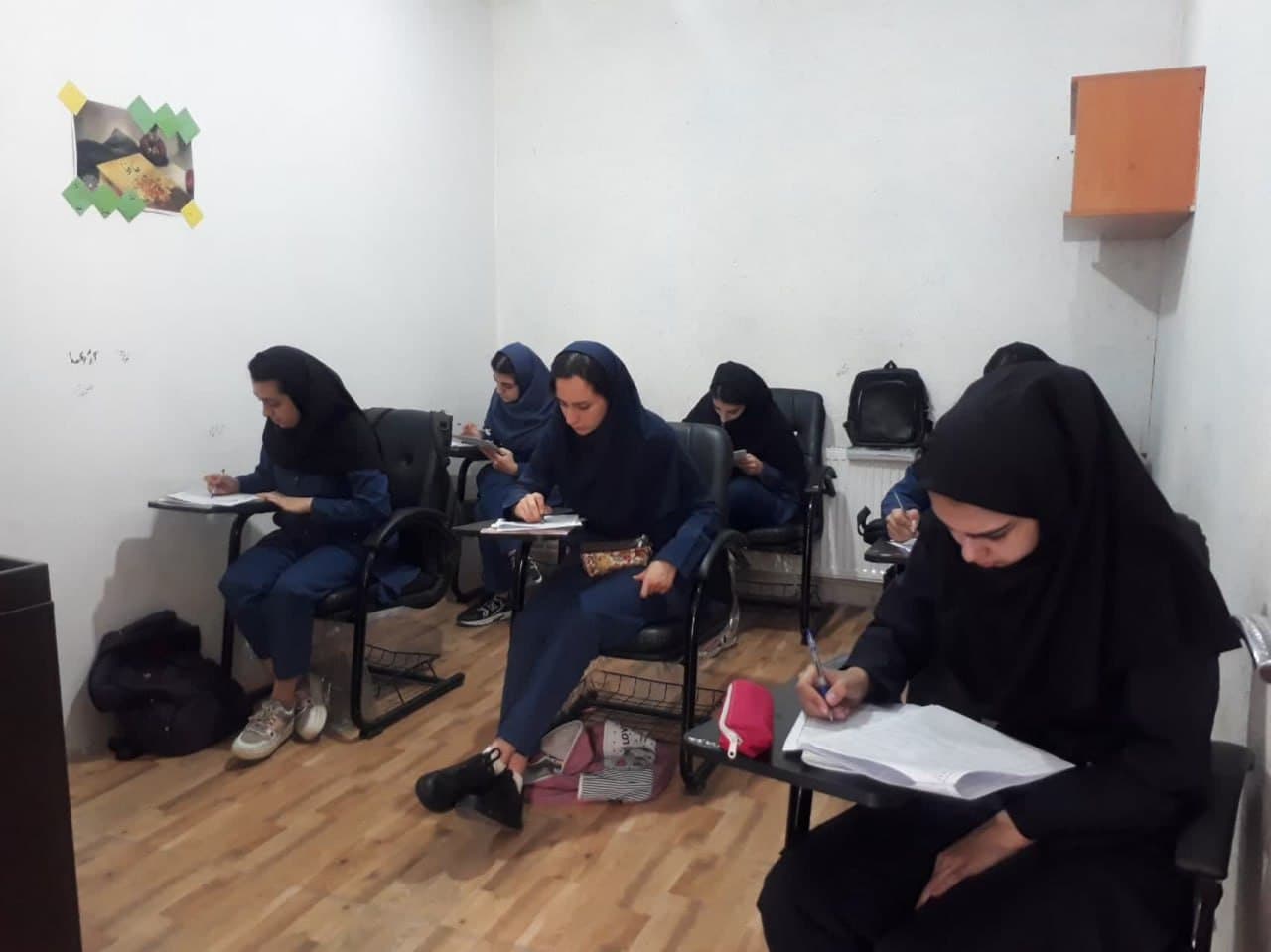 دبیرستان غیر دولتی شکوفه های محراب