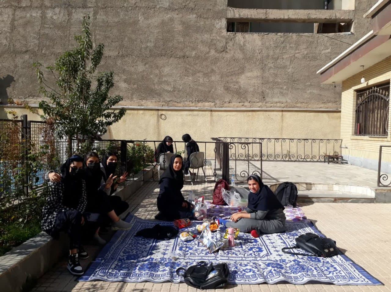 دبیرستان غیر دولتی شکوفه های محراب